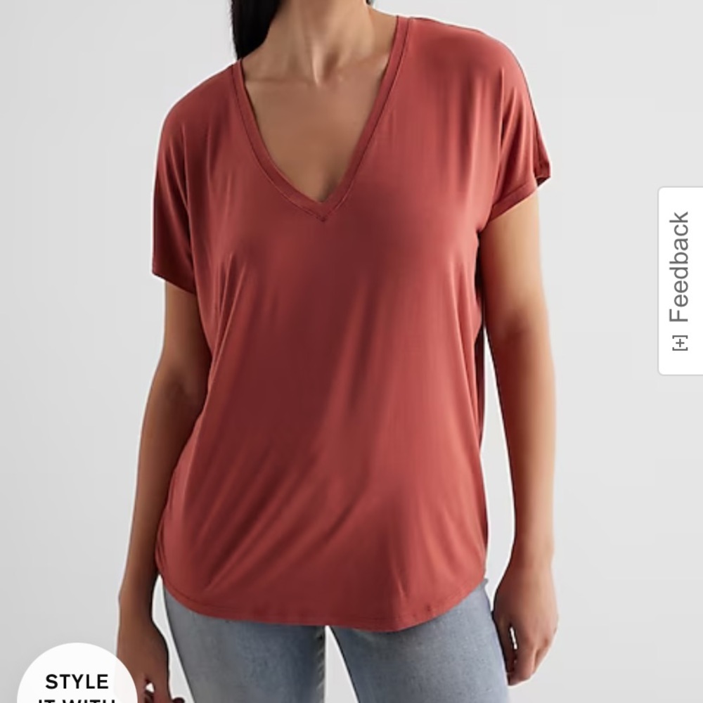 Relaxed V-Neck Short Sleeve London Tee